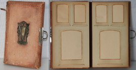 Kunst und Antiquitäten / Art and antiques. Antik Fotoalbum Ende des 19. Anfang des 20. Jahrhunderts. Braunes Leder, Metall Ornament-Dekor, leere Seite...