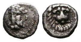 CILICIA, Isaura Palaia. Circa 333-322 BC. AR.
Obv: Head of Herakles facing slightly left.
Rev: Facing lion’s head.
Göktürk 86; SNG France –; cf. SNG L...