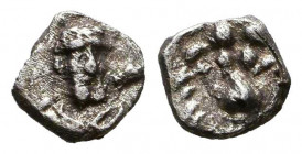 CILICIA, Isaura Palaia. Circa 333-322 BC. AR.
Obv: Head of Herakles facing slightly left.
Rev: Facing lion’s head.
Göktürk 86; SNG France –; cf. SNG L...