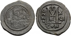 Justinian I, 527-565. Follis (Bronze, 39 mm, 19.16 g, 6 h), Constantinople, 5th officina, year 16 = 542/3. D N IVSTINIANVS P P AVG Helmeted and cuiras...
