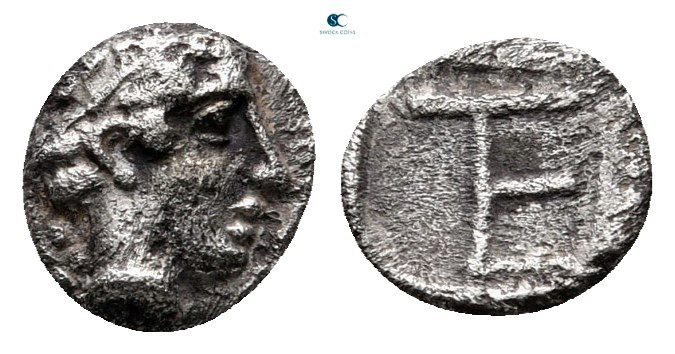 Ionia. Kolophon circa 450-410 BC. 
Tetartemorion AR

5 mm, 0,25 g



very...