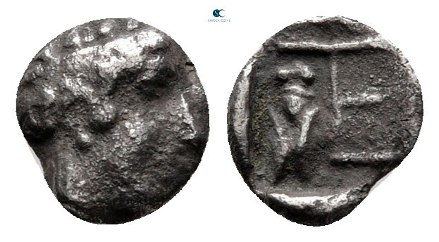 Ionia. Kolophon circa 450-410 BC. 
Tetartemorion AR

4 mm, 0,22 g



very...