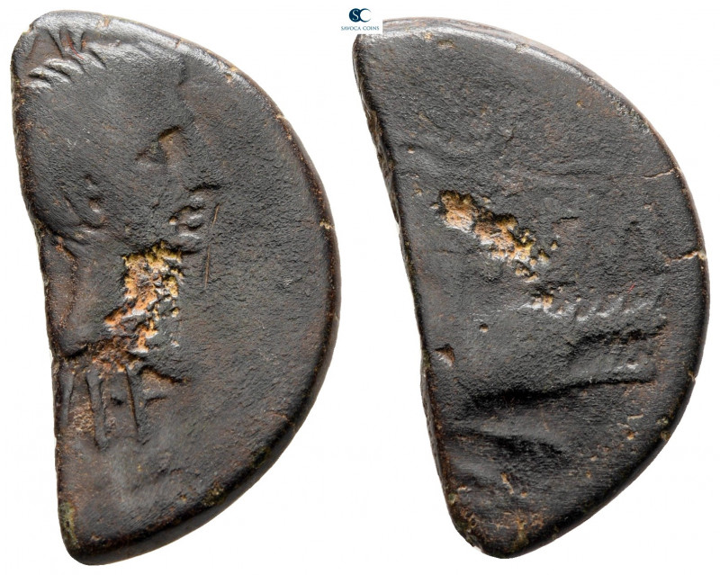 Gaul. Nemausus. Augustus with Agrippa 27 BC-AD 14. 
Bronze Æ

27 mm, 5,64 g
...