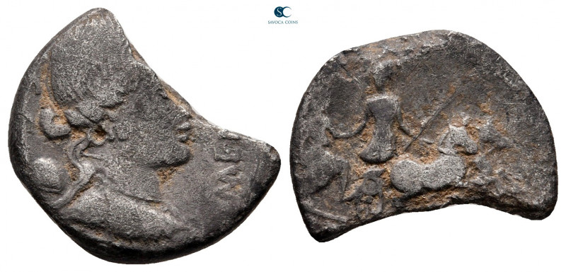 L. Farsuleius Mensor 76 BC. Rome
Denarius AR

17 mm, 2,59 g



fine