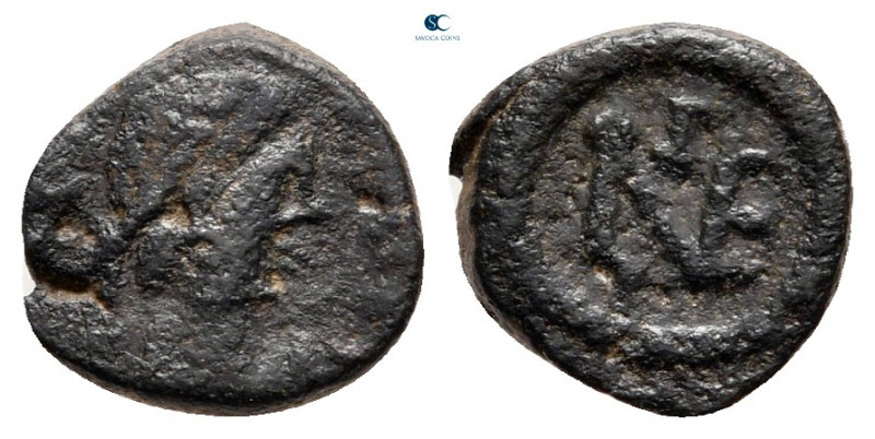 The Ostrogoths. Ravenna AD 493-526.
Nummus Æ

7 mm, 0,98 g



nearly very...