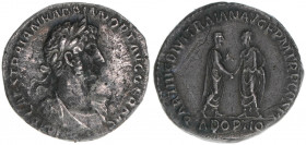 Hadrianus 117-138
Römisches Reich - Kaiserzeit. Denar. PARTIC DIVI TRAIAN AVG F P M TR P COS P P
Rom
2,95g
RIC 2
ss/vz