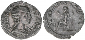 Julia Soaemias + 222 Mutter des Elagabalus
Römisches Reich - Kaiserzeit. Denar. Av. Kopf nach rechts IVLIA SOAEMIAS AVG Rv.VENVS CAELESTIS
Rom
2,61g
K...