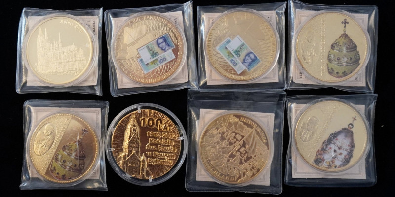 Lot mit 9 großen Medaillen
Deutschland. 9 Medaillen. verschiedene Motive
unedel
...