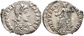 Honorius, 393-423. Siliqua (Silver, 17 mm, 1.00 g, 12 h), Mediolanum, 395-402. D N HONORIVS P F AVG Pearl-diademed, draped and cuirassed bust of Honor...