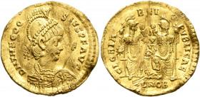Theodosius II, 402-450. Solidus (Gold, 21 mm, 4.37 g, 5 h), Constantinopolis, 415. D N THEODOSIVS P F AVG Pearl-diademed, helmeted and cuirassed bust ...