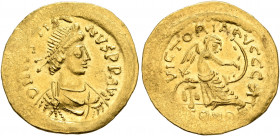 Justin I, 518-527. Semissis (Gold, 18 mm, 2.22 g, 6 h), Constantinopolis. D N IVSTINVS P P AVG Pearl-diademed, draped, and cuirassed bust of Justin to...