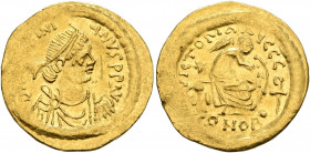 Justinian I, 527-565. Semissis (Gold, 18 mm, 2.21 g, 7 h), Constantinopolis. D N IVSTINIANVS P P AVG Pearl-diademed, draped and cuirassed bust of Just...
