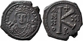 Maurice Tiberius, 582-602. Half Follis (Bronze, 24 mm, 5.90 g, 5 h), Theoupolis (Antiochia), RY 11 = 592/3. δ N mAVΓCNPAV Crowned facing bust of Mauri...