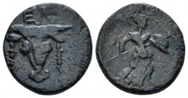 Phocis, Phocis - Federal coinage Bronze II century, Æ 15.00 mm., 3.83 g.
Facing bull’s head with EΛ above. Rev. Athena helmeted, charging to r. with ...