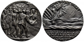 Great Britain. Medal. Fe. 78,05 g. Copia inglesa en hierro de la medalla de Karl Goetz sobre el hundimiento del Lusitana por un submarino. En estuche ...