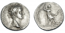 IMPERIO ROMANO TIBERIO. Denario. Lugdunum (36-7 d.C.). R/ Livia entronizada con cetro y patas del trono decoradas. AR 3,7 g. 17,41 mm. RIC-30. Raya en...