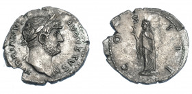 IMPERIO ROMANO. ADRIANO. Denario. Roma (125-128). R/ Spes avanzando a izq. con flor y sujetándose el vestido; COS III. AR 2,77 g. 19,36 mm. RIC-714. C...
