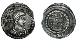 IMPERIO ROMANO. CONSTANCIO II. Silicua. Lugdunum (360-363). R/ Láurea rodeando VOTIS/ XXX/ MVLTIS/ XXXX, exergo LVG. AR 1,62 g. 17,3 mm. RIC-216. MBC....