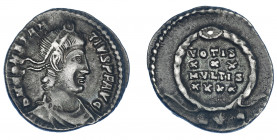 IMPERIO ROMANO. CONSTANCIO II. Silicua. Lugdunum (360-363). R/ Láurea rodeando VOTIS/ XXX/ MVLTIS/ XXXX, exergo LVG. AR 2,06 g. 17,5 mm. RIC-216. MBC....
