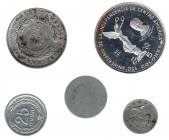 MONEDAS EXTRANJERAS. Lote de 5 monedas: 2 de El Salvador (25 centavos de 1953, 5 colones de 1971); 3 de Costa Rica (50 céntimos de 1893, 10 céntimos d...