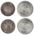 MONEDAS EXTRANJERAS. ANTILLAS HOLANDESAS. Lote de 2 monedas: 25 gulden de 1973 y 1979. SC y prueba.