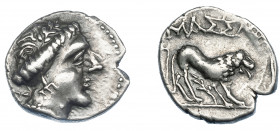 GRECIA ANTIGUA. GALIA. Masalia. Dracma (225-200 a.C.). A/ Busto de Ártemis a der. R/ León a der., encima ΜΑΣΣΑ y rama entre las patas. AR 2,72 g. 15,8...