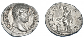 IMPERIO ROMANO. ADRIANO. Denario. Roma (137-138). A/ Cabeza a der.; HADRIANVS AVG COS III P P. R/ Salus a izq. con pátera y cetro, delante altar; SALV...