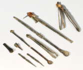 ARQUEOLOGÍA. ROMA. Imperio Romano. Lote de 9 piezas de instrumental médico (ss. I-III d.C), ligula con decoración en medio, varilla con aguja, dos agu...