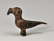 ARQUEOLOGÍA. VISIGODOS. Figura de ave exótica (siglo VII d.C). Bronce. Altura 4 cm. Longitud 4 cm.
