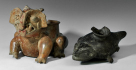 ARQUEOLOGÍA. PREHISPÁNICO. Lote de 2 recipientes zoomorfos. Cultura Maya (600-800 d.C). Uno de ellos con efigie humana y cuerpo de tortuga, el otro co...