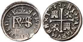1652. Felipe IV. Segovia. . 1/2 real. (Cal. 1202). 1,57 g. Leves rayitas. MBC/MBC+.