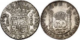 1762. Carlos III. Lima. JM. 8 reales. (Cal. 837). 26,77 g. Columnario. Punto sobre la primera LMA. Rayitas de acuñación. Buen ejemplar. Escasa. MBC+....