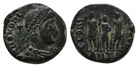 Honorius Æ Nummus. Antioch, AD 406-408. Av.: D N HONORIVS P F AVG, pearl-diademed, draped and cuirassed bust right; star behind Rv.: GLORIA ROMANORVM,...