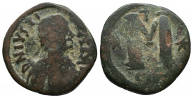 Justinian I 527-565 AD, Constantinople Mint, struck 527-538
Obv.:DNIVSTI-NIANVSPPVG. Diademed, draped and cuirassed bust of Justinian I right
Rv.:La...