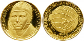 Medal. GOLD.25.7mm, 10.56 gm. Yuri Gagarin – Orbit of the Earth aboard the Vostok, 1961. Numismatica Italiana, Milano. Bust ¾ left of the renowned cos...