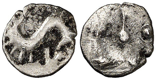 Divisores inciertos. Hemióbolo. (FAB. falta) (ACIP. 2670). 0,25 g. Rara. MBC.