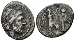 ACUÑACIONES ANONIMAS. Victoriato. (Ar. 3,01g/19mm). 209 a.C. Zona central de Italia. (Crawford 105/1). Anv: Cabeza laureada de Júpiter a derecha. Rev:...