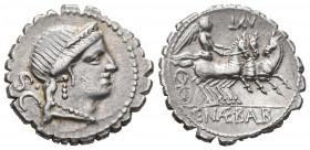 GENS NAEVIA. Denario. (Ar. 3,65g/20mm). 79 a.C. Taller auxiliar de Roma. (FFC 937; Crawford 382/1). Anv: Cabeza diademada de Venus a derecha, detrás S...