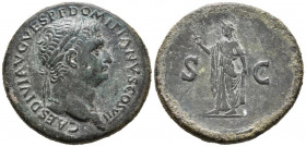 DOMICIANO. Sestercio. (Ae. 22,12g/36mm). 80-81 d.C. Roma. (RIC 298). Anv: Cabeza laureada de Domiciano a derecha, alrededor leyenda: CAES DIVI AVG VES...