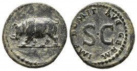 DOMICIANO. Cuadrante. (Ae. 2,64g/18mm). 84-85 d.C. Roma. (RIC 250). Anv: Rinoceronte avanzando a izquierda. Rev: SC, alrededor leyenda: IMP DOMIT AVG ...