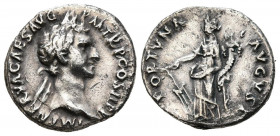 NERVA. Denario. (Ar. 3,41g/18mm). 97 d.C. Roma. (RIC 16). Anv: Cabeza laureada de Nerva a derecha, alrededor leyenda: IMP NERVA CAES AVG P M TR P COS ...