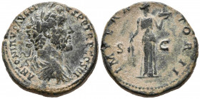 ANTONINO PIO. Sestercio. (Ae. 27,56g/32mm). 143-144 d.C. Roma. (RIC 716a var). Anv: Busto drapeado y laureado de Antonino Pío a derecha, alrededor ley...