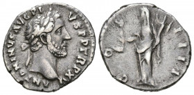 ANTONINO PIO. Denario. (Ar. 3,19g/18mm). 152-153 d.C. Roma. (RIC 219). Anv: Cabeza laureada de Antonino Pío a derecha, alrededor leyenda: ANTONINVS AV...