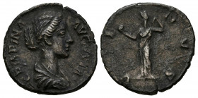 CRISPINA. Denario. (Ar. 2,35g/18mm). 178-182 d.C. Roma. (RIC 286a). Anv: Busto drapeado de Crispina a derecha, alrededor leyenda: CRISPINA AVGVSTA. Re...