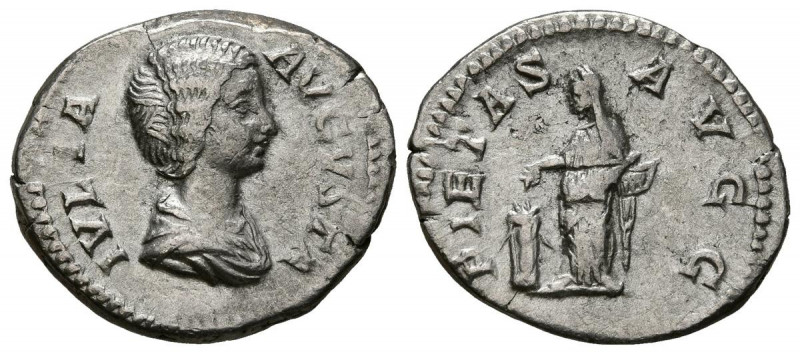 JULIA DOMNA. Denario. (Ar. 2,74g/19mm). 196-211 d.C. Roma. (RIC 572). Anv: Busto...