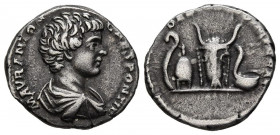 CARACALLA. Denario. (Ar. 3,18g/17mm). 196 d.C. Roma. (RIC 4). Anv: Busto drapeado de Caraclla a derecha, alrededor leyenda: M AVR ANTONINVS CAES. Rev:...
