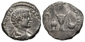 CARACALLA. Denario. (Ar. 2,81g/17mm). 197-198 d.C. Roma. (RIC 6). Anv: Busto drapeado de Caracalla a derecha, alrededor leyenda: M AVR ANTON PONTIF. R...