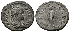 CARACALLA. Denario. (Ar. 2,60g/19mm). 201-206 d.C. Roma. (RIC 127). Anv: Busto laureado y drapeado de Caracalla a derecha, alrededor leyenda: ANTONINV...