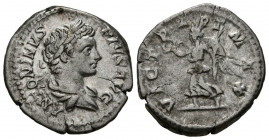 CARACALLA. Denario. (Ar. 3,18g/19mm). 202 d.C. Roma. (RIC 144b). Anv: Busto laureado, drapeado y con coraza a derecha, alrededor leyenda: ANTONINVS PI...