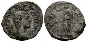 AQUILIA SEVERA. Denario. (Ar. 2,38g/20mm). 220-221 & 221-222. Roma. (RIC 225). Anv: Busto drapeado de Aquilia Severa a derecha, alrededor leyenda: IVL...